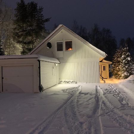 Own Room With Big Bed In A Big House! Luleå Exterior foto