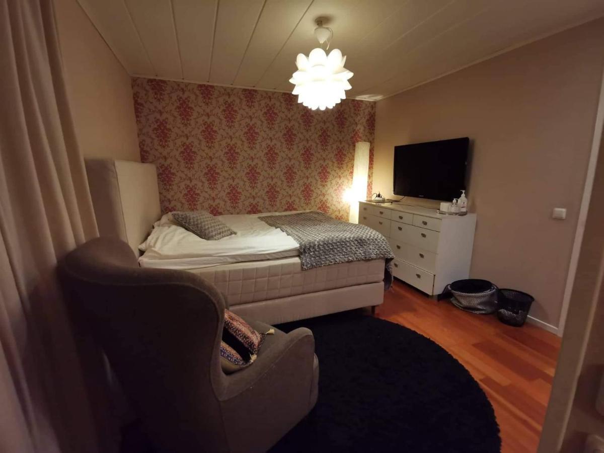 Own Room With Big Bed In A Big House! Luleå Exterior foto