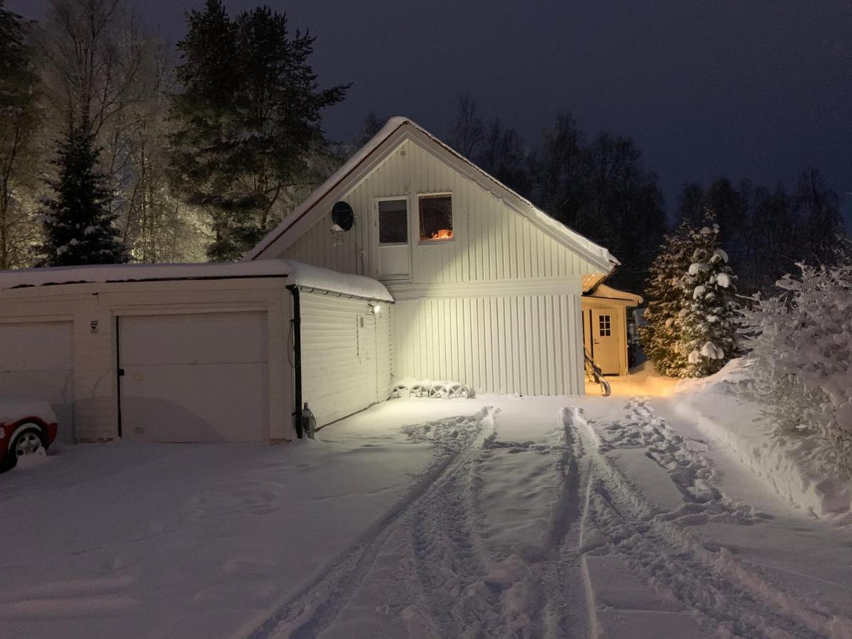 Own Room With Big Bed In A Big House! Luleå Exterior foto